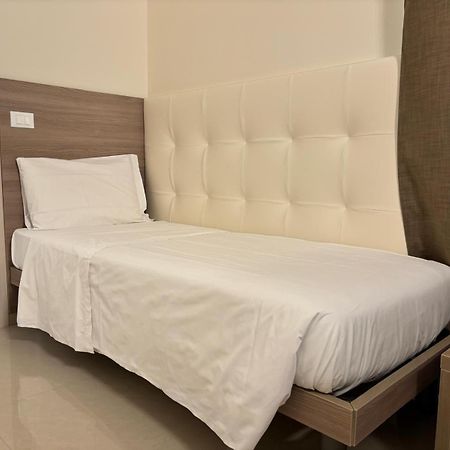 Hotel Boccascena Genoa Bagian luar foto