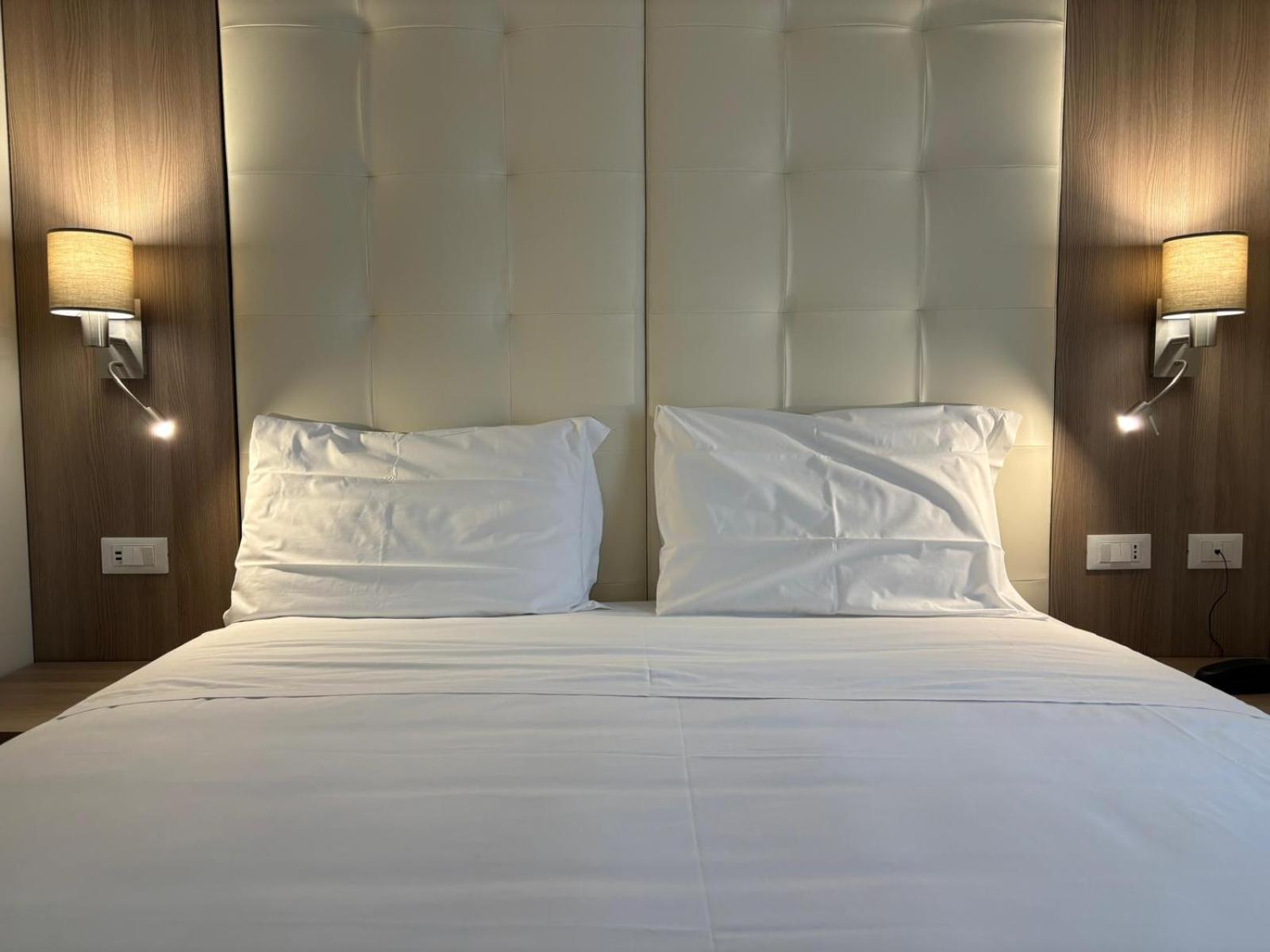 Hotel Boccascena Genoa Bagian luar foto