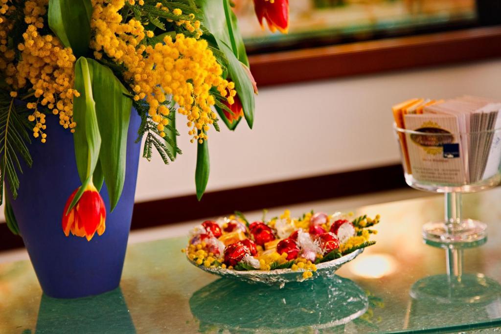 Hotel Boccascena Genoa Bagian luar foto