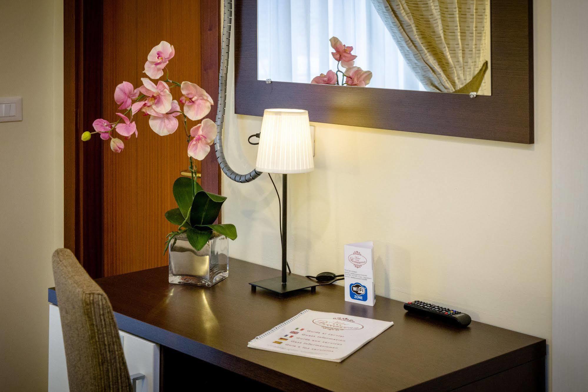 Hotel Boccascena Genoa Bagian luar foto