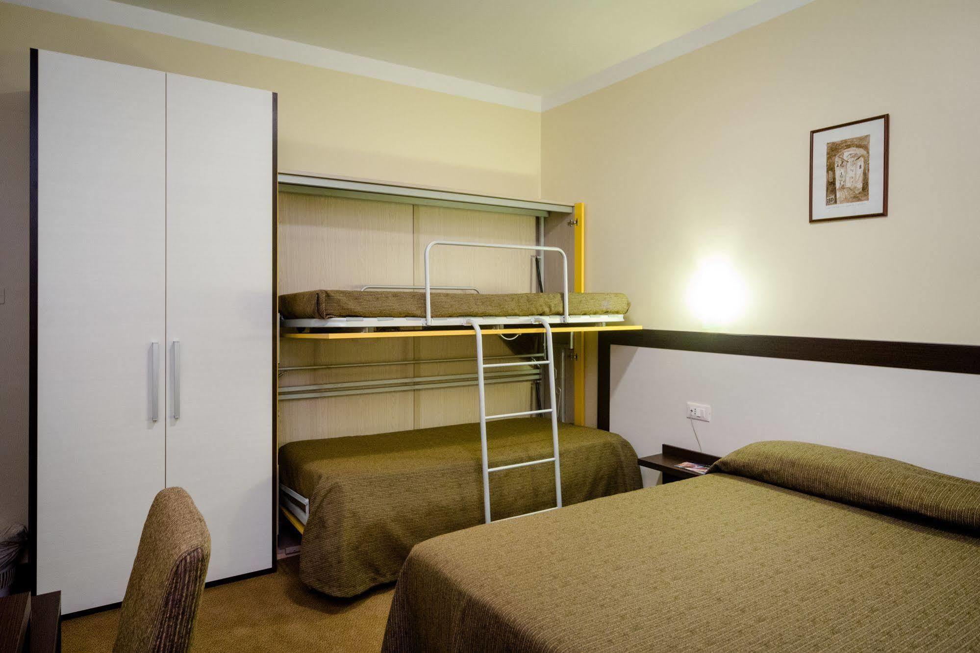 Hotel Boccascena Genoa Bagian luar foto