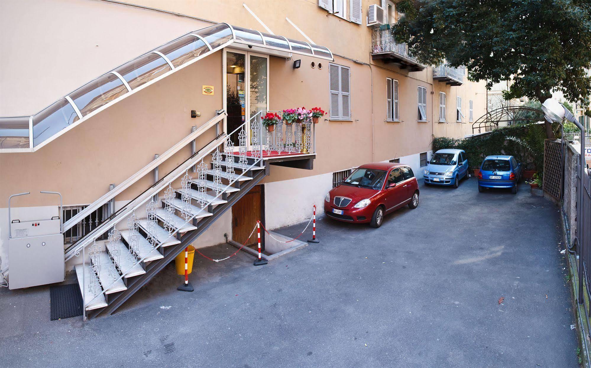 Hotel Boccascena Genoa Bagian luar foto