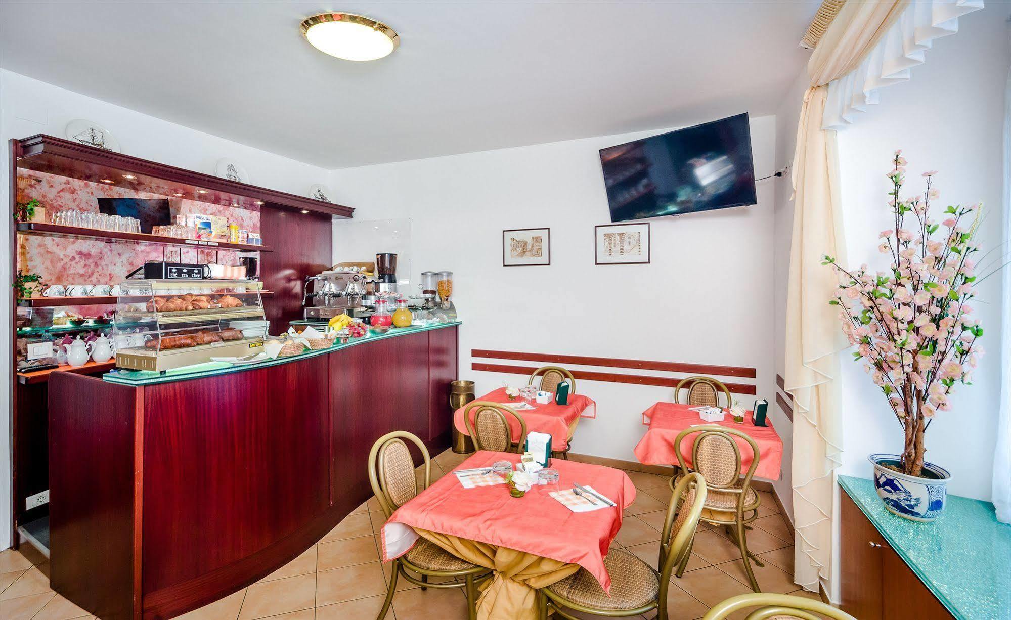 Hotel Boccascena Genoa Bagian luar foto